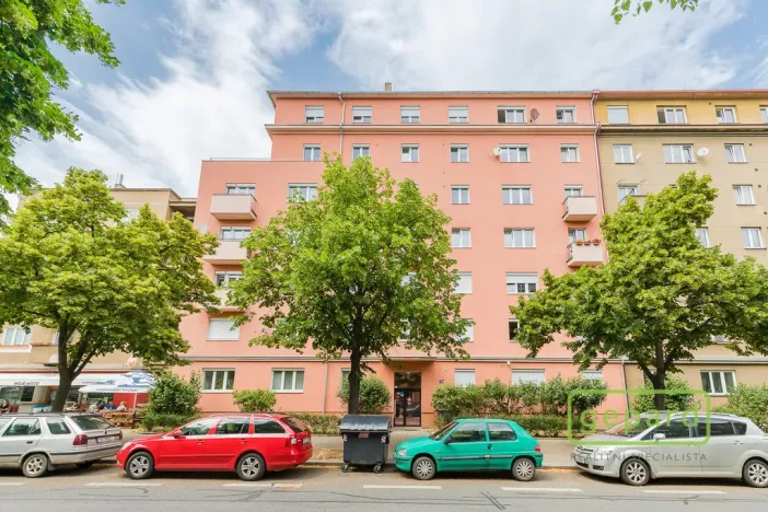 Prodej bytu 2+1, Praha, 28. pluku, 58 m2