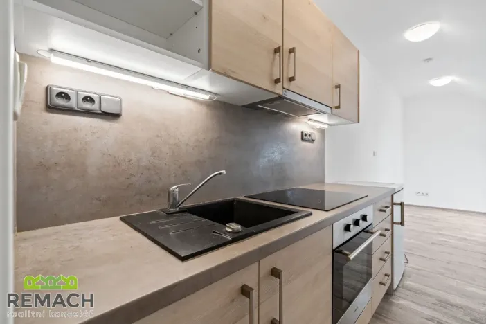 Pronájem bytu 1+kk, Uherské Hradiště, Prostřední, 33 m2