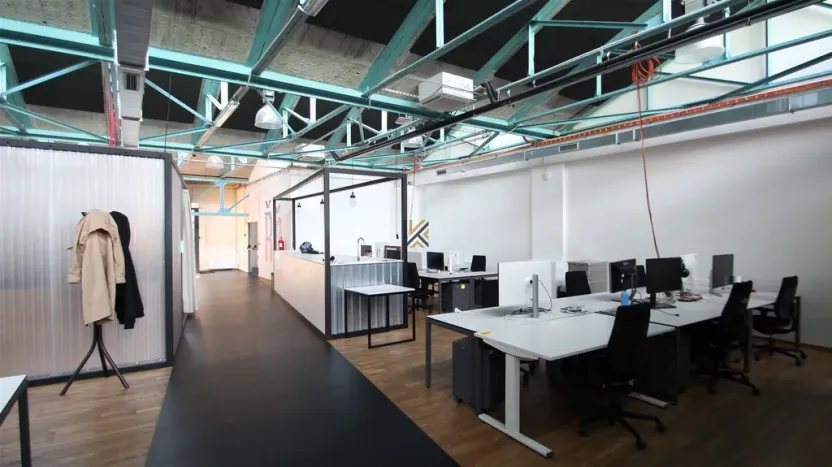 Pronájem kanceláře, Praha, Lihovarská, 706 m2