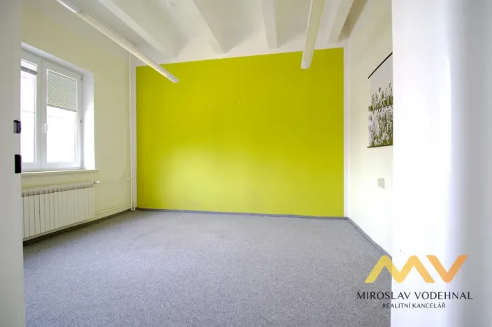 Pronájem kanceláře, Hradec Králové, Škroupova, 62 m2