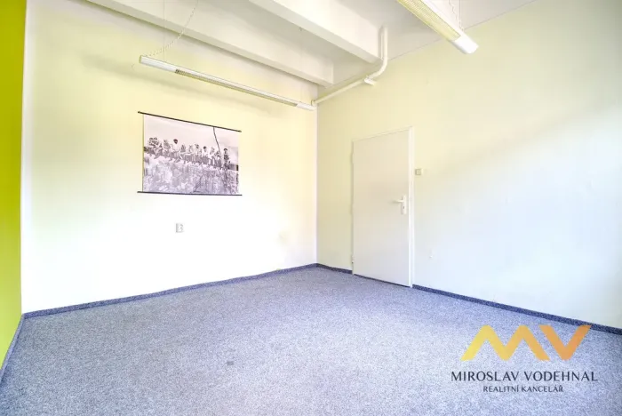 Pronájem kanceláře, Hradec Králové, Škroupova, 62 m2