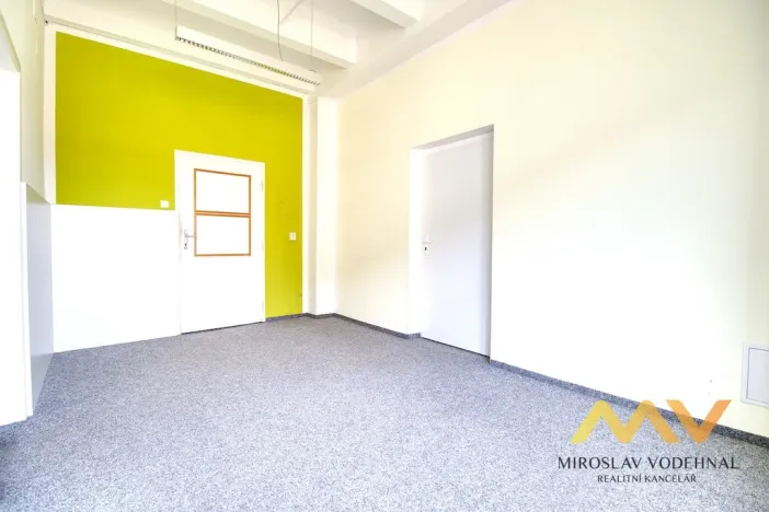 Pronájem kanceláře, Hradec Králové, Škroupova, 62 m2