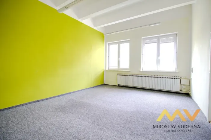 Pronájem kanceláře, Hradec Králové, Škroupova, 62 m2