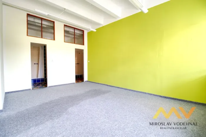 Pronájem kanceláře, Hradec Králové, Škroupova, 62 m2
