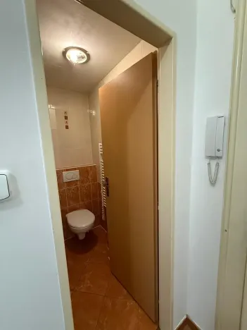 Pronájem bytu 1+kk, Praha - Braník, Ke Krči, 30 m2