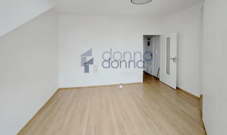 Pronájem bytu 2+kk, Praha, U plynárny, 75 m2