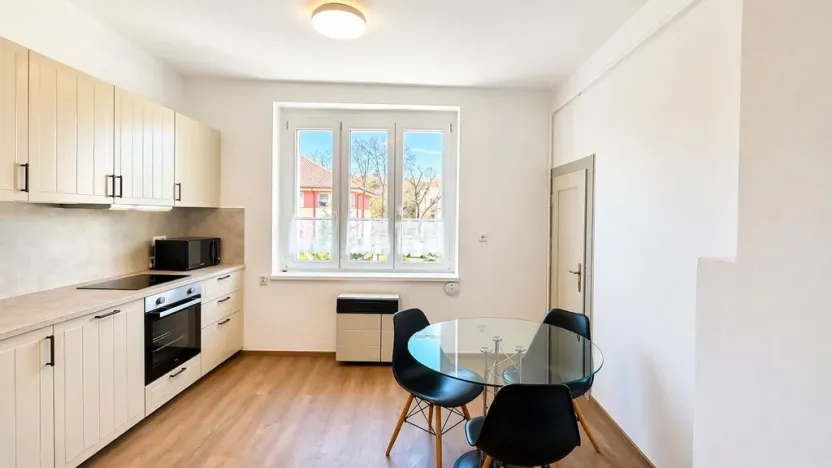 Prodej bytu 2+1, Cheb, Májová, 63 m2