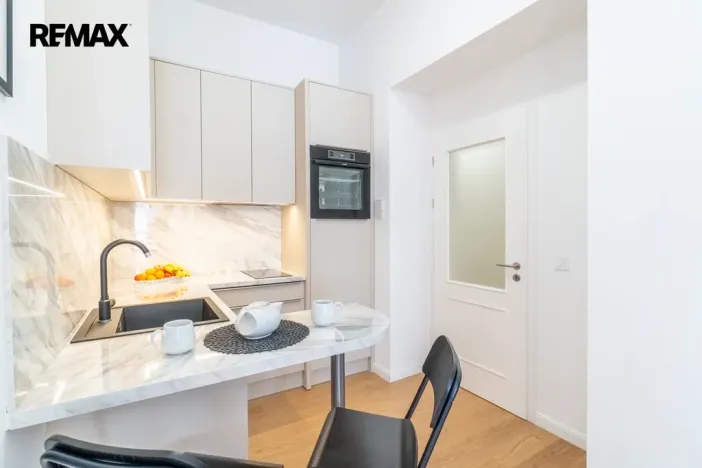 Pronájem bytu 2+kk, Praha - Vinohrady, Korunní, 65 m2