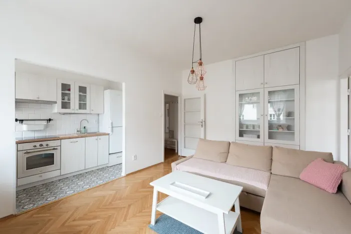 Pronájem bytu 2+kk, Praha - Vršovice, Kišiněvská, 52 m2