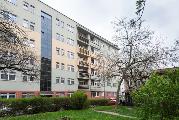 Pronájem bytu 2+kk, Praha - Vršovice, Kišiněvská, 52 m2