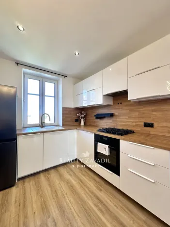 Pronájem bytu 2+kk, Pardubice, Teplého, 40 m2