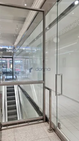 Pronájem obchodního prostoru, Praha, Na Poříčí, 26 m2