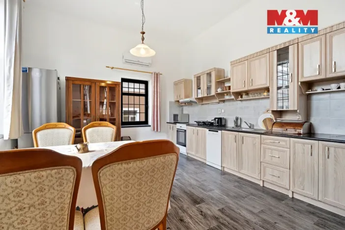 Prodej činžovního domu, Bílina, Seifertova, 680 m2