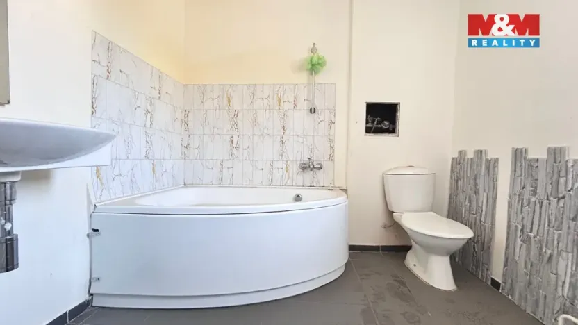 Pronájem bytu 2+1, Most, tř. Budovatelů, 61 m2