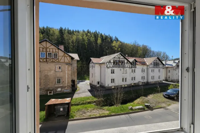 Prodej bytu 3+1, Oloví - Hory, 74 m2