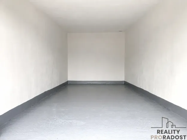 Pronájem garáže, Hodonín, 18 m2