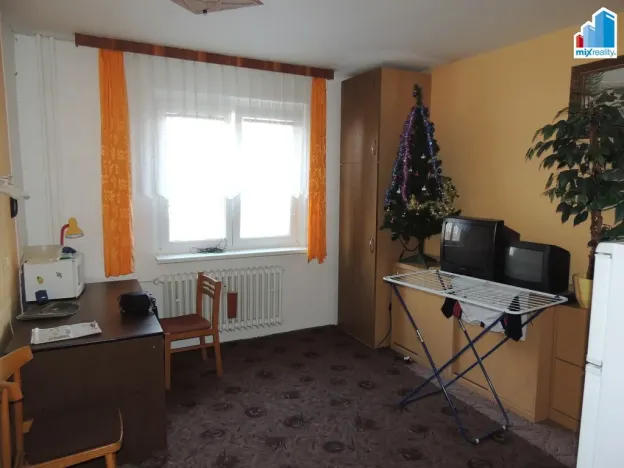 Prodej bytu 2+1, Karlovy Vary, Západní, 60 m2