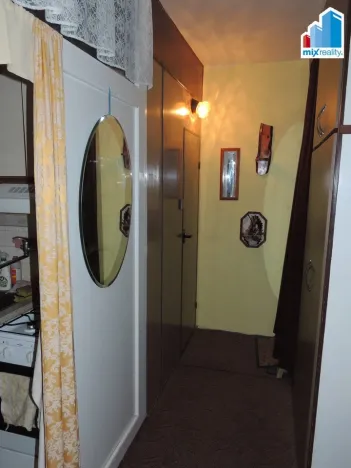 Prodej bytu 2+1, Karlovy Vary, Západní, 60 m2