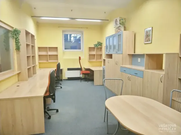 Pronájem skladu, Hradec Králové, Zelená, 413 m2