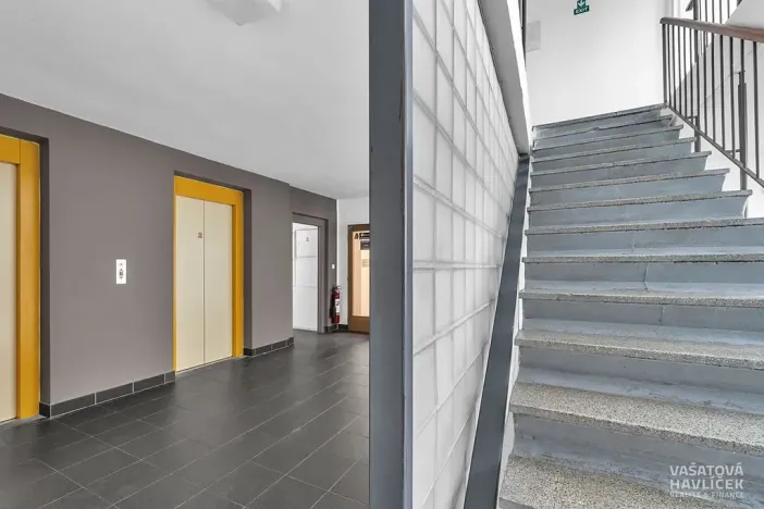 Pronájem kanceláře, Hradec Králové, Akademika Heyrovského, 30 m2