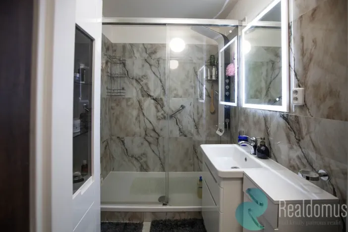 Prodej bytu 2+1, Karlovy Vary, Raisova, 75 m2