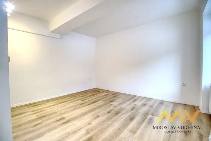 Pronájem bytu 2+kk, Hradec Králové, Střelecká, 38 m2