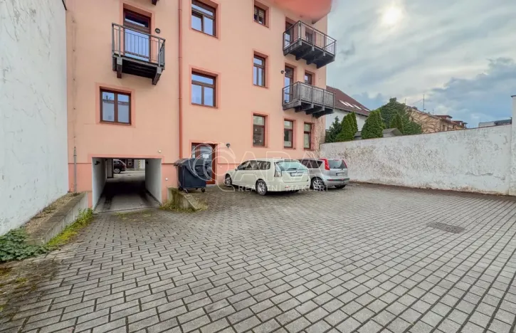 Pronájem garážového stání, České Budějovice - České Budějovice 3, B. Smetany, 16 m2