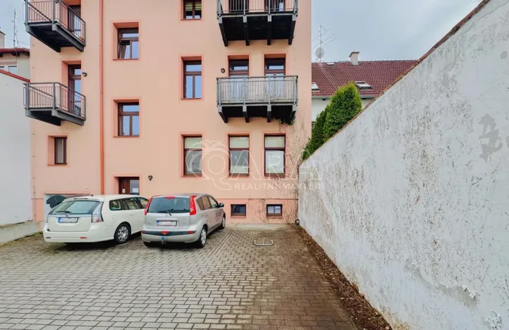 Pronájem garážového stání, České Budějovice - České Budějovice 3, B. Smetany, 16 m2