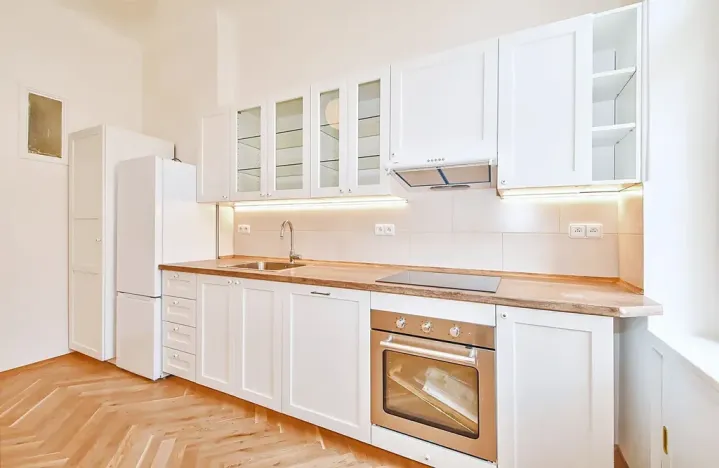 Pronájem bytu 3+1, Praha - Malá Strana, Karmelitská, 95 m2