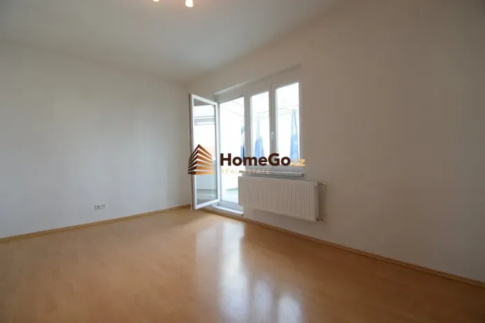 Pronájem bytu 1+1, Praha - Nusle, U gymnázia, 52 m2