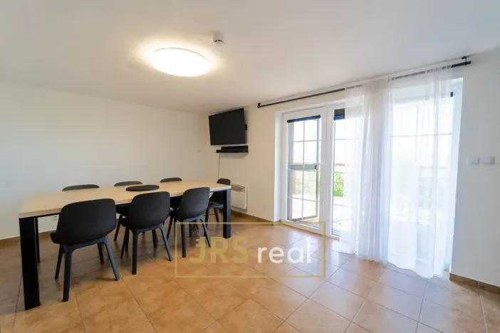 Prodej apartmánu, Strachotín, Sklepní, 160 m2