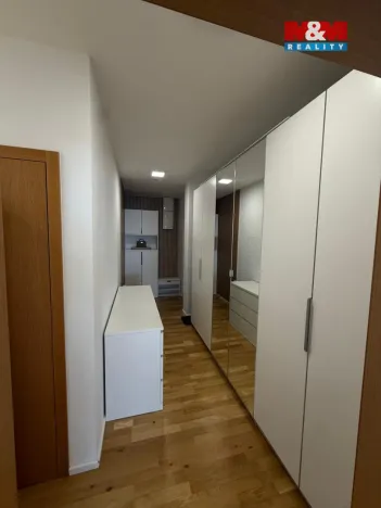 Pronájem bytu 3+kk, Praha - Břevnov, Ve Střešovičkách, 69 m2