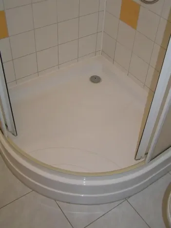 Pronájem bytu 1+kk, Praha - Vršovice, Petrohradská, 23 m2