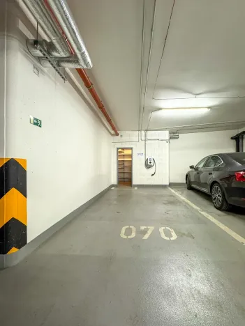 Pronájem garážového stání, Praha - Chodov, Šternovská, 15 m2