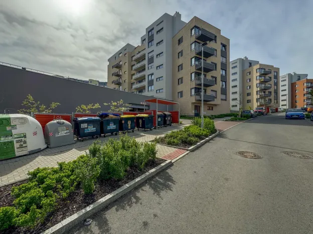 Pronájem garážového stání, Praha - Chodov, Šternovská, 15 m2