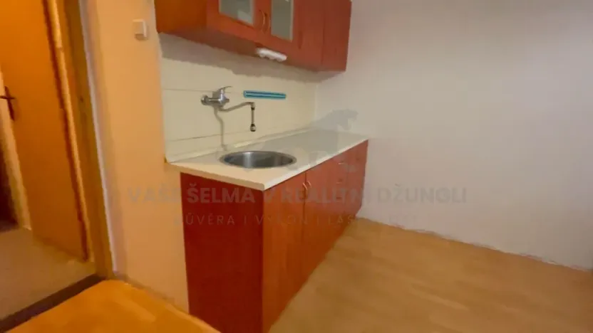 Pronájem bytu 1+kk, Praha - Smíchov, Křížová, 35 m2