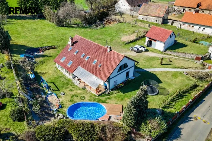 Prodej rodinného domu, Smolotely, 160 m2