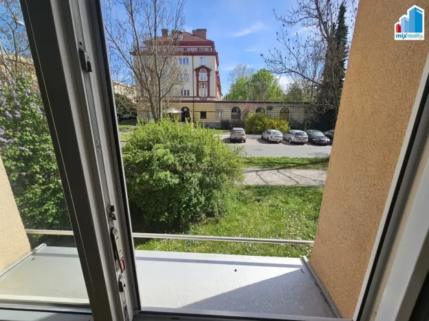 Pronájem bytu 1+kk, Plzeň, Strnadova, 54 m2