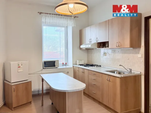 Pronájem bytu 2+kk, Pardubice - Zelené Předměstí, Masarykovo náměstí, 47 m2