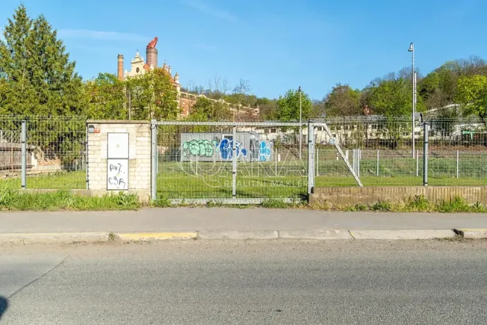Pronájem komerčního pozemku, Praha - Braník, Pikovická, 542 m2