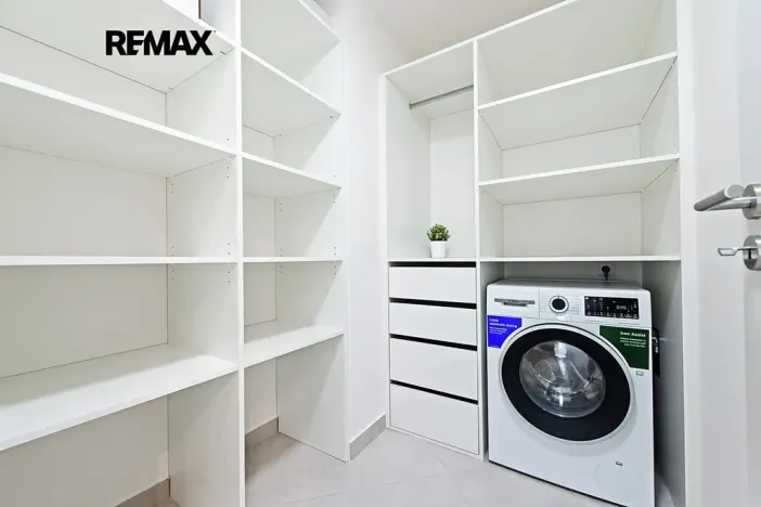 Pronájem bytu 3+kk, Praha - Hloubětín, Poděbradská, 77 m2