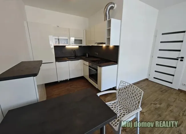 Pronájem bytu 2+kk, Praha - Vysočany, 52 m2