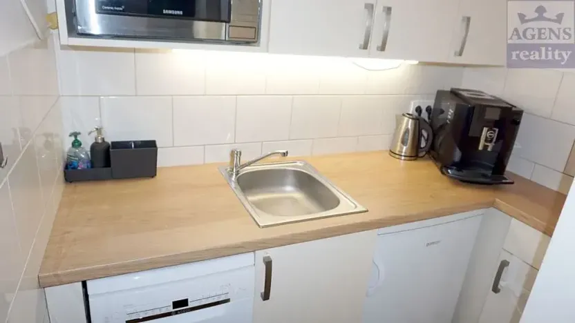 Pronájem kanceláře, Praha - Nové Město, Fügnerovo náměstí, 85 m2