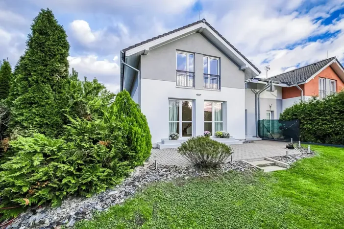 Prodej vily, Bašť, Kostelecká, 145 m2