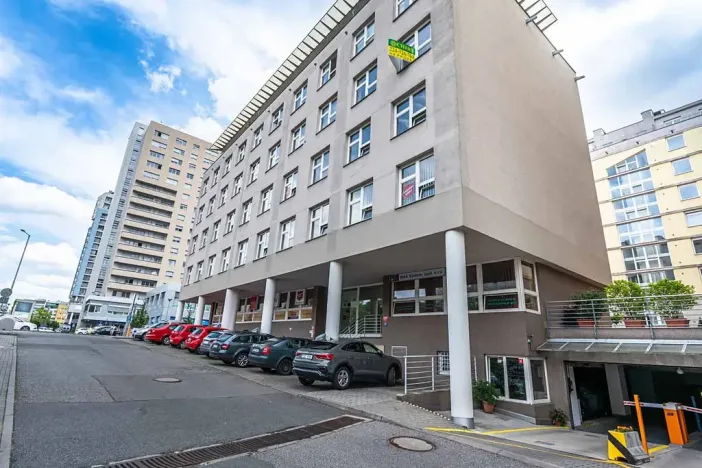 Pronájem garáže, Praha - Stodůlky, Petržílkova, 17 m2