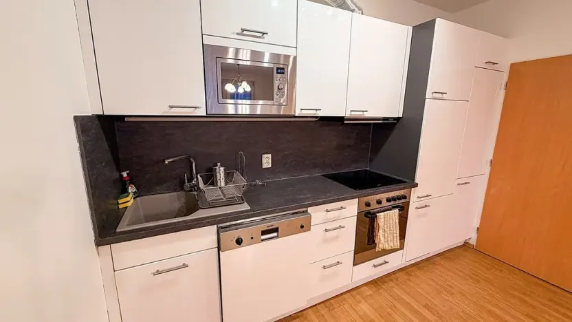 Pronájem bytu 2+kk, Praha - Vysočany, Podkovářská, 46 m2