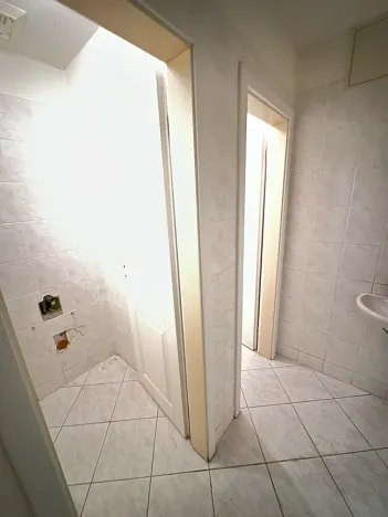 Prodej obchodního prostoru, Karlovy Vary, Zámecký vrch, 111 m2