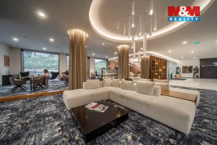 Pronájem obchodního prostoru, Praha - Staré Město, náměstí Curieových, 75 m2