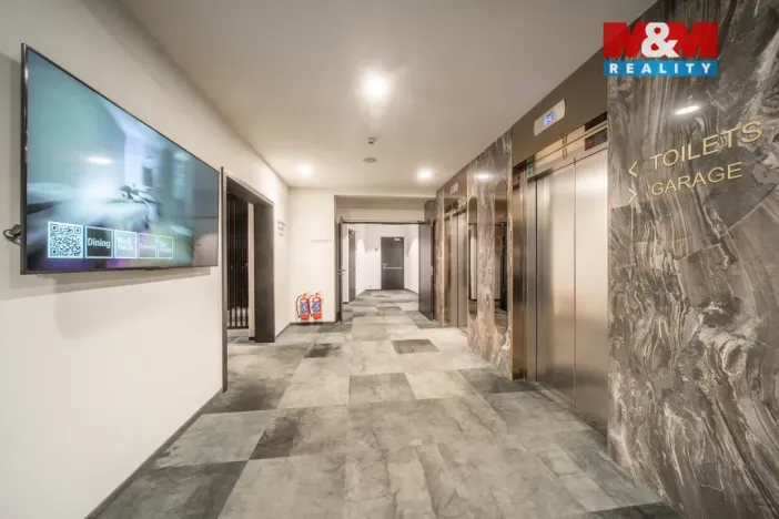 Pronájem obchodního prostoru, Praha - Staré Město, náměstí Curieových, 75 m2