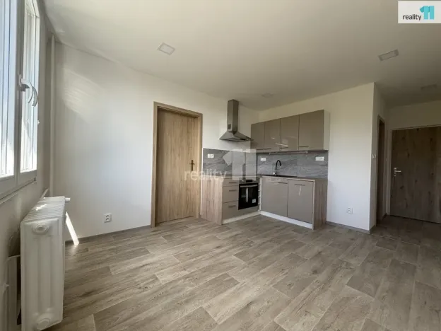 Pronájem bytu 2+kk, Nový Bor, Sadová, 36 m2